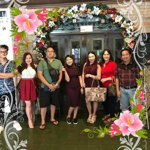 Meet your Posher, Gloria